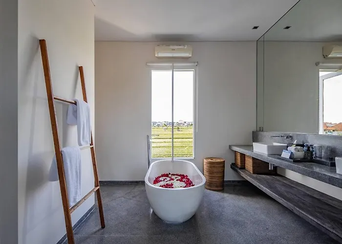 4 Bed, Sleep Up To 10, Butler, Cinema