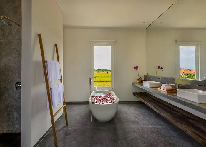 4 Bed, Sleep Up To 10, Butler, Cinema *