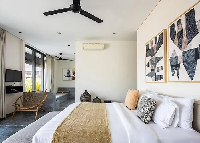 4 Bed, Sleep Up To 10, Butler, Cinema * Canggu (Bali)
