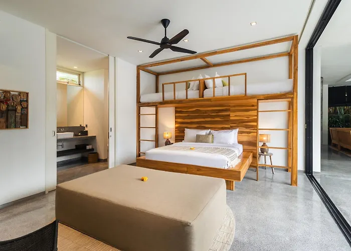 4 Bed, Sleep Up To 10, Butler, Cinema Villa *